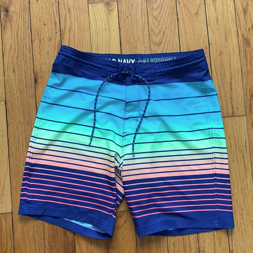 Old Navy Men’s Board Shorts. Size 32.